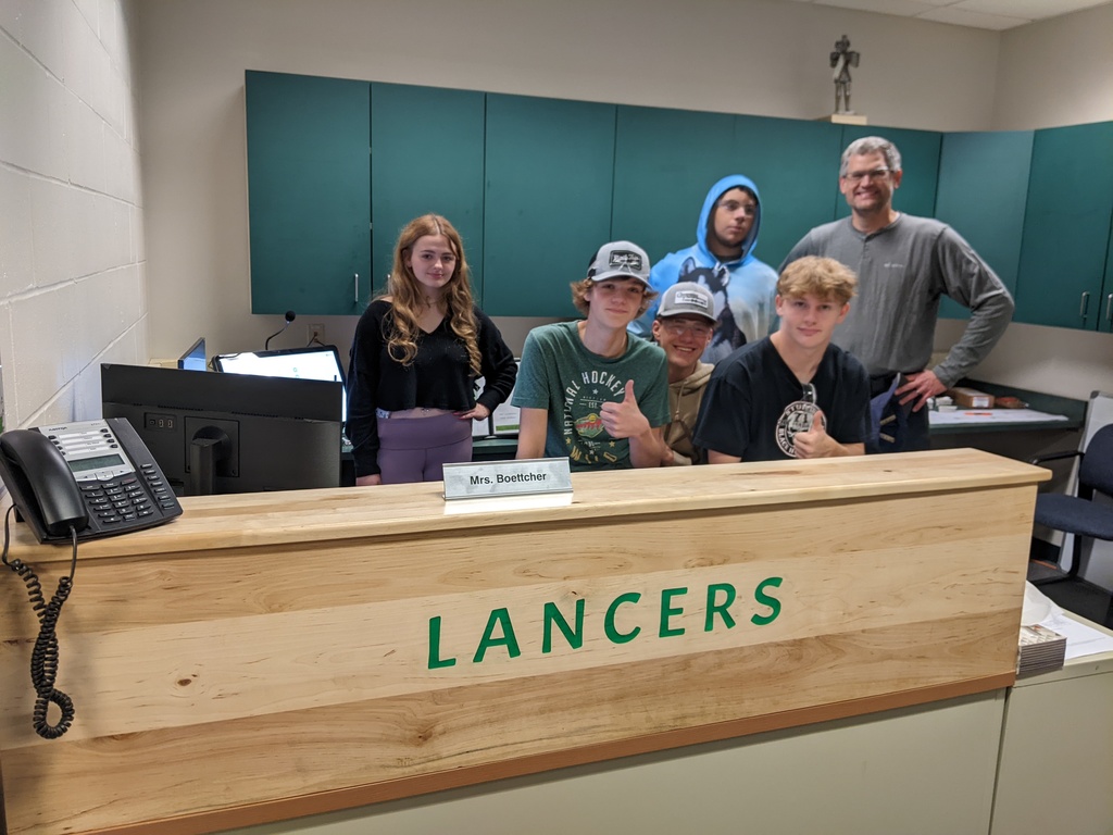 Students in Mr. Kaatz's Commercial Construction course built this beautiful privacy shelf for the Middle School office.  Thank you students and Mr. Kaatz, it looks amazing!